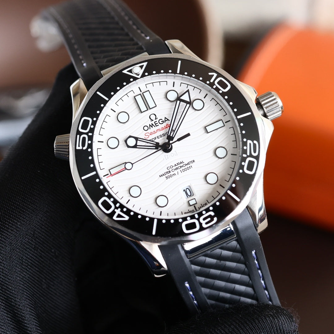 Omega Seamaster Diver 300M Cadran Blanc