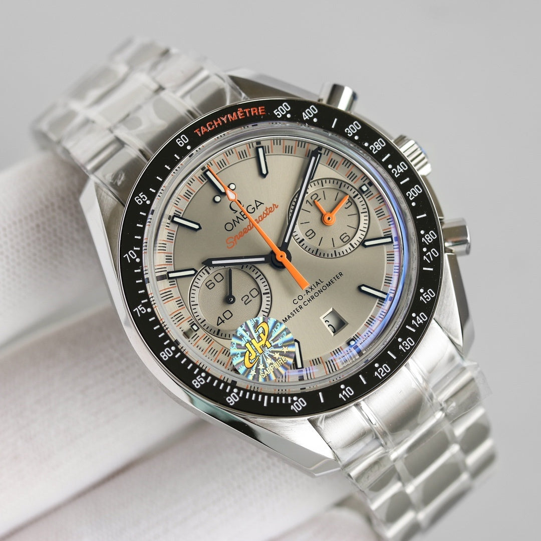 Omega Speedmaster Chronograph Silbernes Zifferblatt