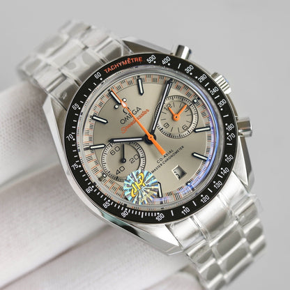 Omega Speedmaster Chronograph Silbernes Zifferblatt