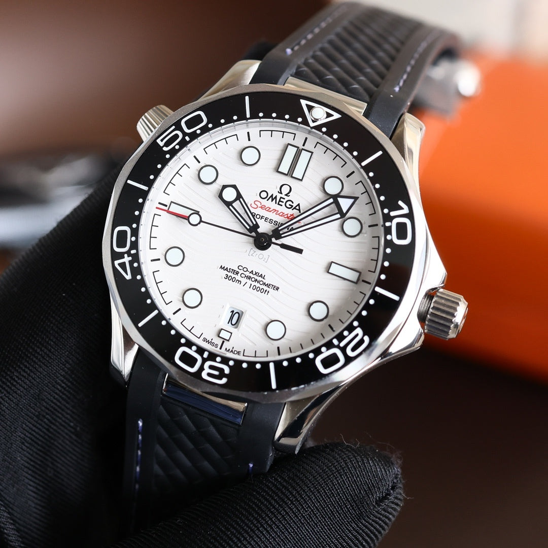 Omega Seamaster Diver 300M Cadran Blanc