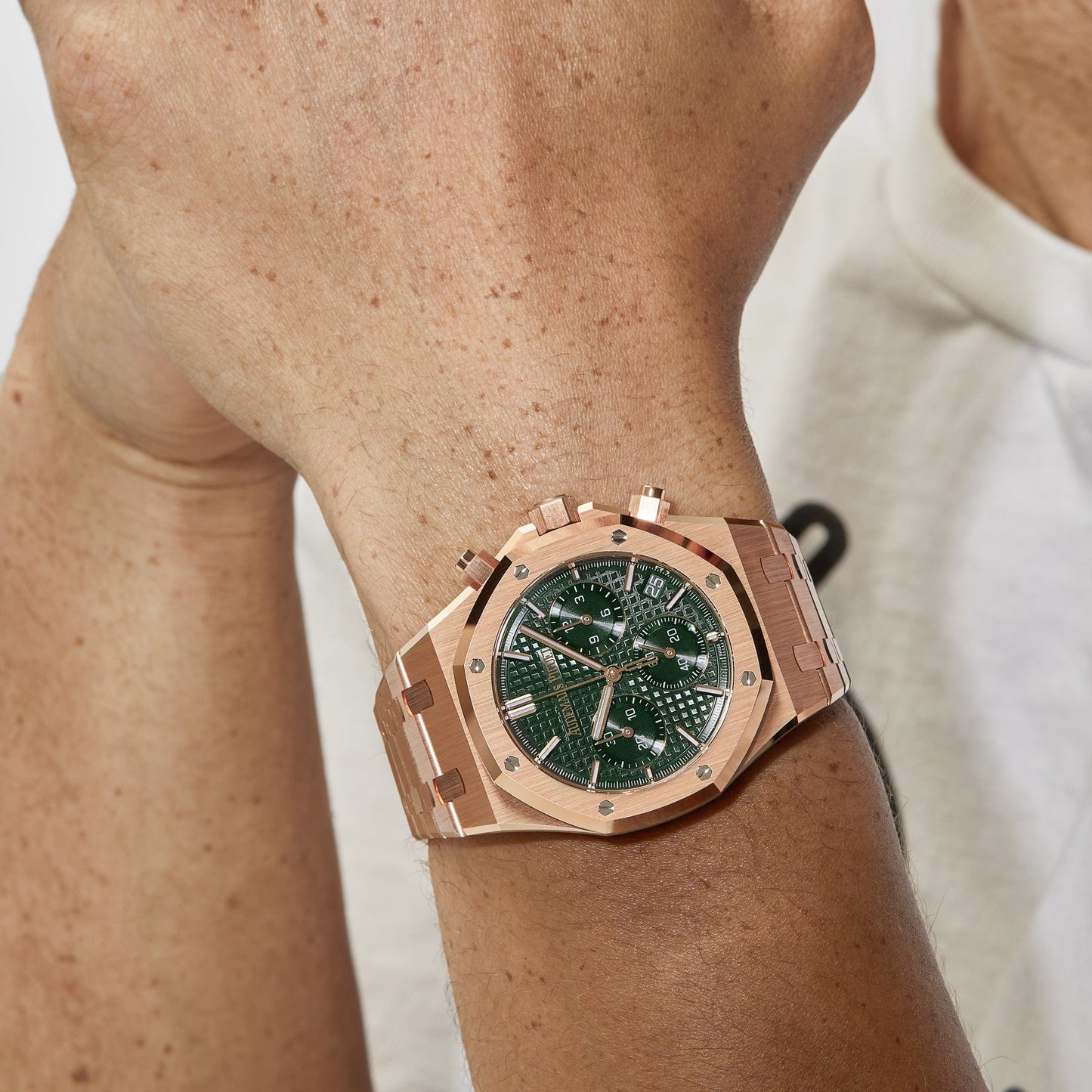 Audemars Piguet Royal Oak 26240OR.OO.1320OR.04 Chronograph '50th Anniversary' Rose Gold Khaki Green Dial (2022) Swiss 3285 Movement