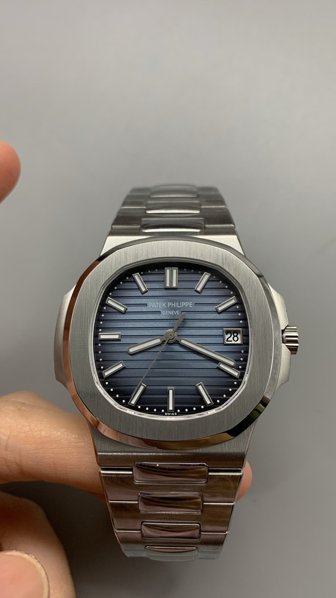 Patek Philippe Nautilus 5811/1G-001 White Gold Blue Dial (2025)