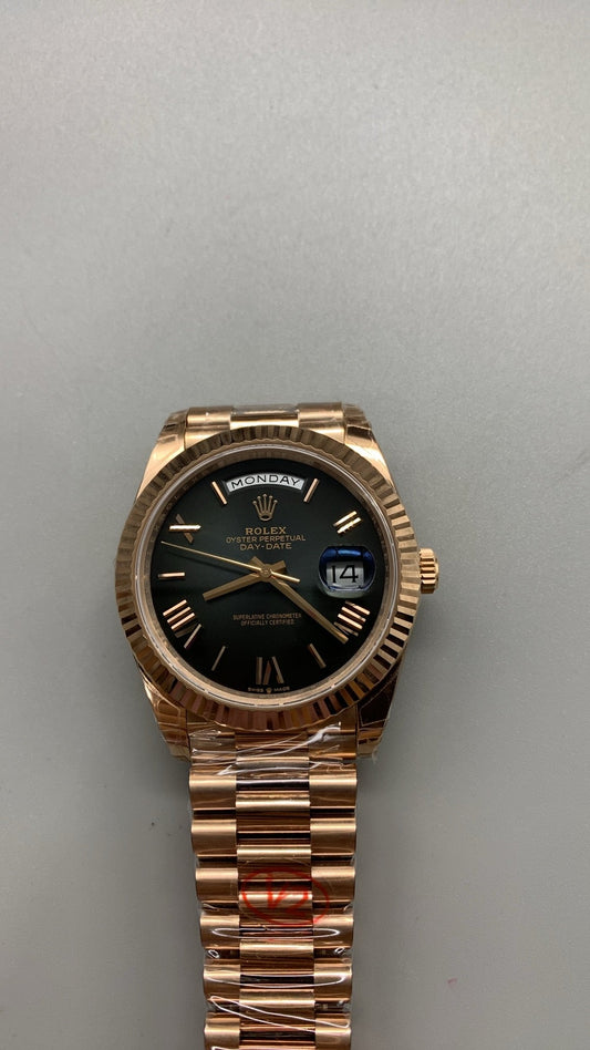 Rolex Day-Date 40 – Olive Green Dial VSF SUPER CLONE – 228235 – Fluted Bezel – President Bracelet
