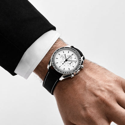Omega Speedmaster 311.32.42.30.04.003 Silver Snoopy Apollo XIII 45th Anniversary Edition Stainless Steel White Dial Limited Edition of 1970 (2015)