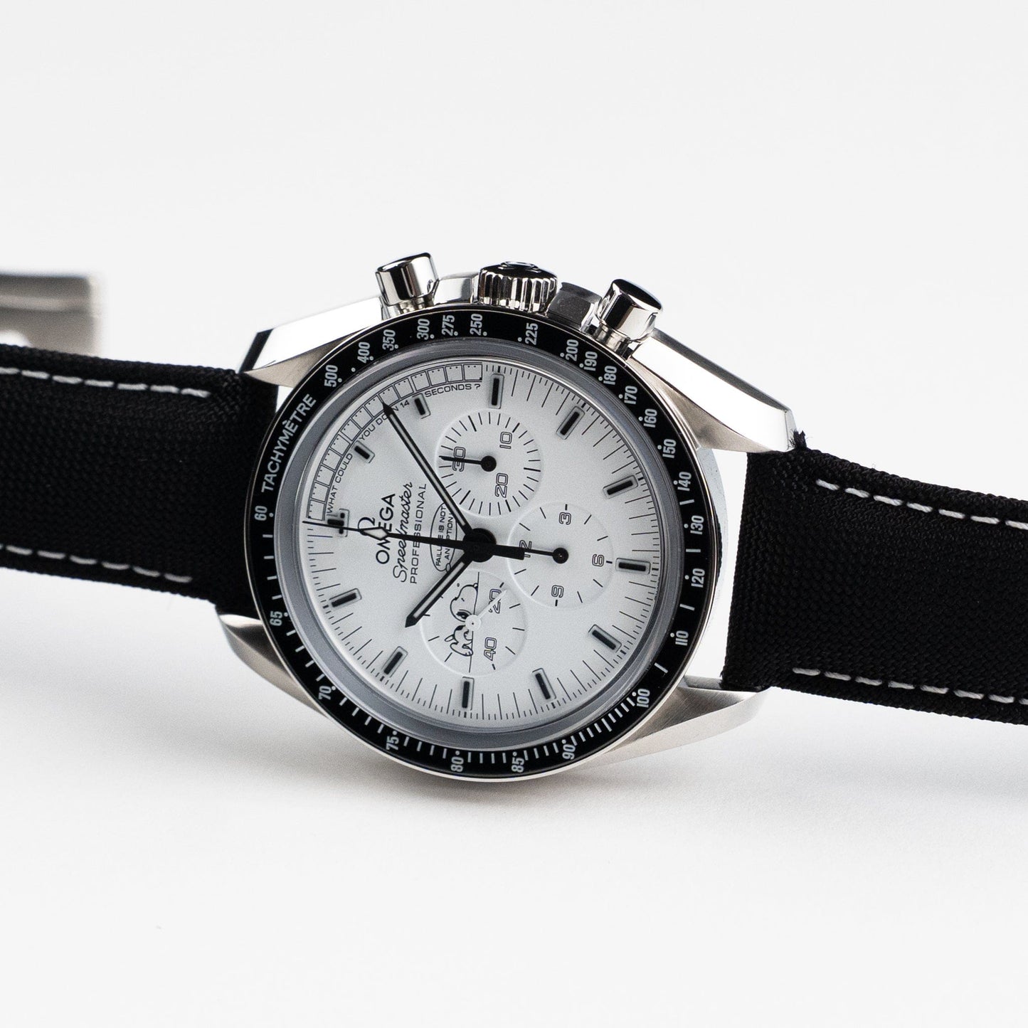 Omega Speedmaster 311.32.42.30.04.003 Silver Snoopy Apollo XIII 45th Anniversary Edition Stainless Steel White Dial Limited Edition of 1970 (2015)