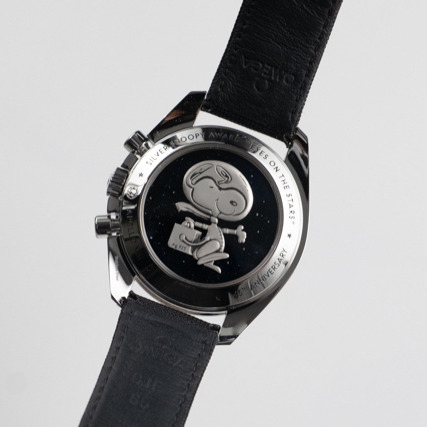 Omega Speedmaster 311.32.42.30.04.003 Silver Snoopy Apollo XIII 45th Anniversary Edition Stainless Steel White Dial Limited Edition of 1970 (2015)
