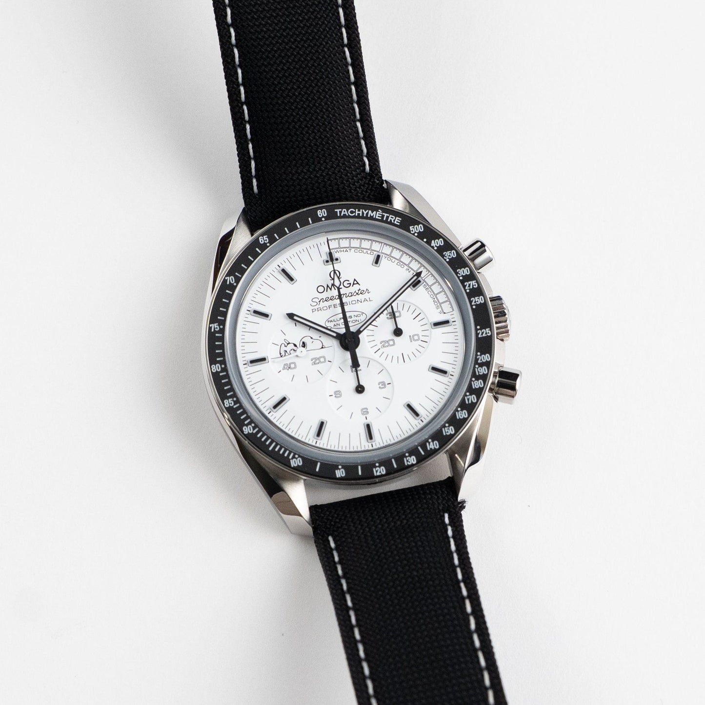 Omega Speedmaster 311.32.42.30.04.003 Silver Snoopy Apollo XIII 45th Anniversary Edition Stainless Steel White Dial Limited Edition of 1970 (2015)