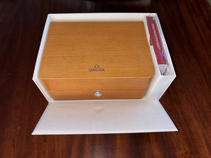 Boîte de montre Omega