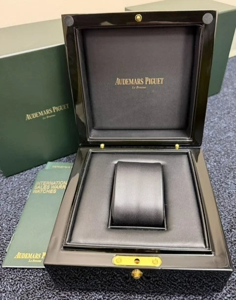 Audemars Piguet Watch Box & Pappers